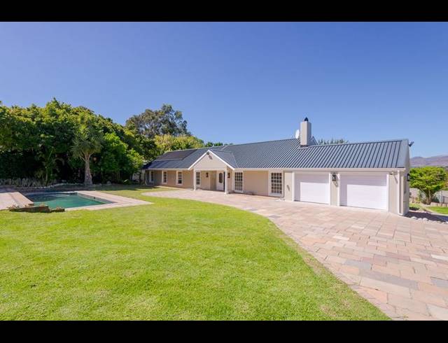 5 BEDROOM PROPERTY TO RENT IN CONSTANTIA